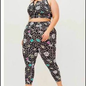 New - bundle set Torrid Disney Minnie Mouse sports bra and leggings size 2 18/20